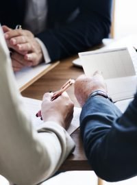 Business people investing on startup buiness